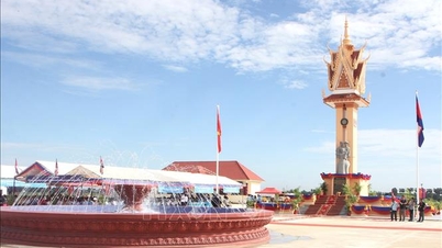 Inauguration d'un monument commémoratif de l'amitié Cambodge-Vietnam dans la province de Pursat.