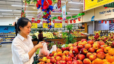 Pasar produk pendingin selama musim panas sangat ramai.