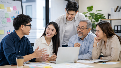 Brecha generacional en el lugar de trabajo: Entendernos mutuamente para el crecimiento mutuo.