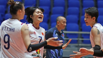 Vietnamese women's volleyball team wins again with a hard-fought victory.