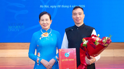 Honoring the journey of supporting women entrepreneurs with the traditional Vietnamese dress (áo dài) by designer Đỗ Trịnh Hoài Nam.