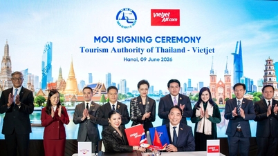 Vietjet and the Tourism Authority of Thailand collaborate to promote aviation and tourism.