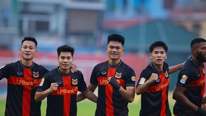 Ninh Bình đại thắng Thể Công Viettel 4-1: Màn thị uy sức mạnh của Hoàng Đức