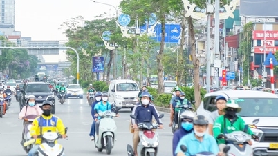 Hanoi memiliki sinar matahari yang sejuk, dengan hujan sesekali di siang hari.