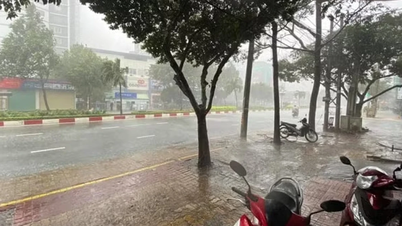 Lao Cai: Peringatan badai petir, tornado, kilat, dan hujan es yang bertepatan dengan periode ujian kelulusan SMA tahun 2026; para kandidat perlu mengambil tindakan pencegahan secara proaktif.