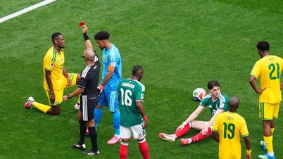 "Een stortvloed aan rode kaarten," maar geef de scheidsrechter niet te snel de schuld op de openingsdag van het WK 2026.