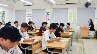 In Hanoi hebben ruim 129.000 leerlingen het eindexamen van de middelbare school in 2026 afgelegd.