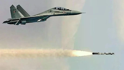 Δεκάδες αεροσκάφη Su-30MKI της Ινδικής Πολεμικής Αεροπορίας έχουν εξοπλιστεί με πυραύλους Brahmos.