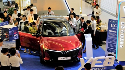 VinFast menjual hampir 100,000 kenderaan di Vietnam dalam tempoh lima bulan pertama tahun ini, jauh mengatasi Toyota dan Hyundai.