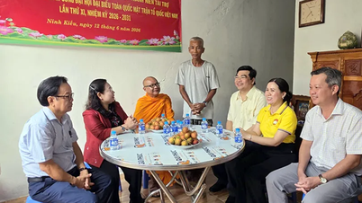 Bàn giao nhà Đại đoàn kết cho hộ dân tộc Khmer