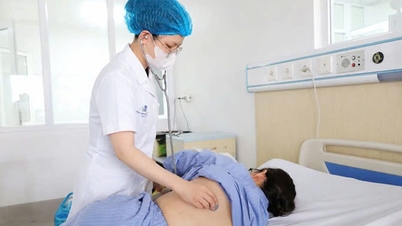Paciente que seguía un tratamiento contra el cáncer a base de ayuno y consumo de agua alcalina, hospitalizado en estado crítico.