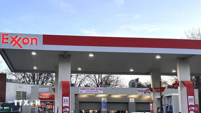 Goldman Sachs lowered its 2027 oil price forecast due to concerns about weakening demand.