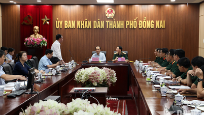 กองทัพที่ 34 และจังหวัดด่งนายกำลังเสริมสร้างความร่วมมือในการปฏิบัติภารกิจทางทหารและการป้องกันประเทศ