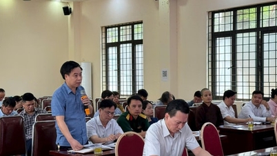 Dewan Rakyat Distrik Tay Mo memberikan penjelasan mengenai pencegahan dan pengendalian kebakaran serta pekerjaan penyelamatan.
