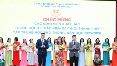 Para guru di Hanoi membantu siswa mengembangkan kesadaran akan kewarganegaraan global.