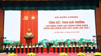 Đại tướng Phan Văn Giang dự Lễ trao Giải thưởng Lao động sáng tạo trong Công đoàn Quân đội lần thứ I