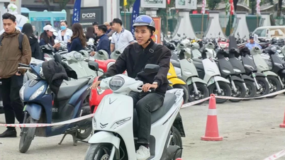 Hanoi planerar att spendera över 1 000 miljarder VND för att stödja fattiga människor i att byta till elbilar.