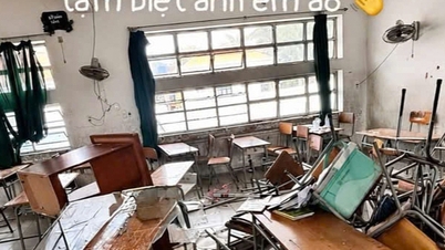 I den sidste time kastede en gruppe 9. klasseelever borde, stole og bøger rundt i klasseværelset, hvilket forårsagede tumult.