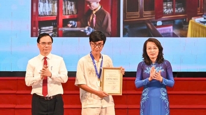 Seorang fotografer dari Hai Phong memenangkan hadiah pertama dalam kontes foto 'Momen Warisan di Yen Tu - Vinh Nghiem - Con Son, Kiet Bac'.