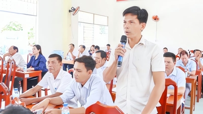 ประเด็นการปรับโครงสร้างหมู่บ้านและพื้นที่อยู่อาศัยในปี 2026 ถูกหยิบยกขึ้นมาหารือโดยผู้มีสิทธิเลือกตั้งในตำบลไดอัน ฮัมเกียง และตราคู จังหวัดวิงห์ลอง ในระหว่างการประชุมกับตัวแทนสภาประชาชน