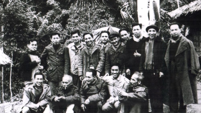 En nära kamrat och betrodd medarbetare till president Ho Chi Minh.