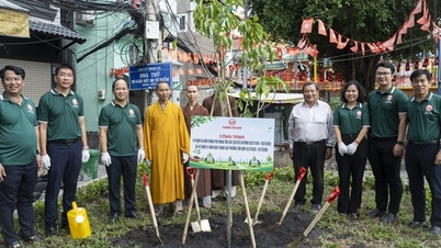 Benyomások a helyi közösségektől: Ho Si Minh-város számos települése verseng azért, hogy szebbé tegye a Ho Si Minh elnökről elnevezett várost.