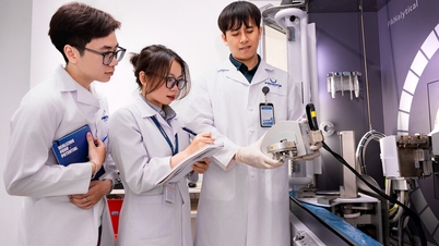 Eén school biedt beurzen aan ter waarde van maximaal 625 miljoen VND aan technologiestudenten.