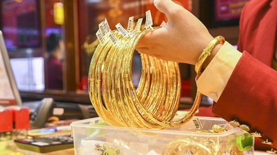 Một tuần giá vàng biến động dữ dội