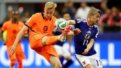 Belanda - Jepang (babak pertama) 0-0: Pertandingan berlangsung seimbang.