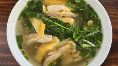 Ao comer pho, a carne de galo é a melhor opção.