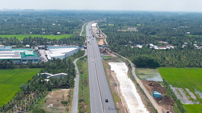 Percepat perluasan jalan tol utama.