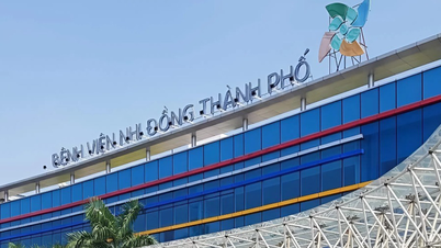 ក្មេងស្រី​តូច​នេះ​មាន​ជំងឺ​កម្រ​មួយ​ហៅថា 'Petrified Body Syndrome' ដែល​ប៉ះពាល់​តែ​ម្នាក់​ក្នុង​ចំណោម​មនុស្ស​មួយ​លាន​នាក់​ប៉ុណ្ណោះ។