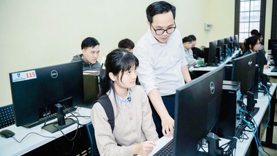 Thích ứng với siết chặt bản quyền