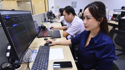 A series of stocks hit their upper limit, VN-Index approaches 1,800 points.