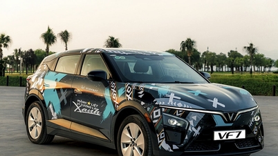 VinFast VF 7: SUV listrik yang dilengkapi dengan ADAS dan kebijakan insentif inovatif dengan harga sekitar 700 juta VND.