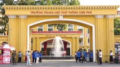 Kỷ luật 3 người liên quan phản ánh giám thị yêu cầu thí sinh cho bạn xem bài thi tốt nghiệp THPT