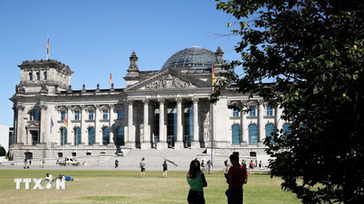 Německo varuje před rizikem útoků bezpilotních letadel na parlament a ústavní orgány.