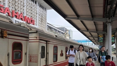 Togforbindelsen Red Phoenix på ruten Hanoi - Hai Phong tilbyder fleksible priser med rabatter på op til 25%.