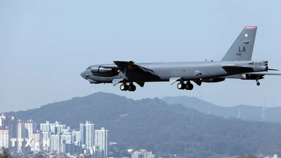 Sebuah pesawat pembom strategis B-52 milik AS jatuh di California.