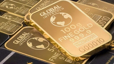 Harga emas global mencecah paras tertinggi lebih daripada seminggu apabila jangkaan kenaikan kadar faedah berkurangan.