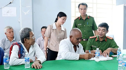 Rakyat Khmer bergandengan tangan untuk memerangi narkoba.