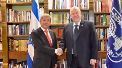 L'ambassadeur Cao Tran Quoc Hai fait ses adieux au président de l'État d'Israël, Reuven Rivlin.