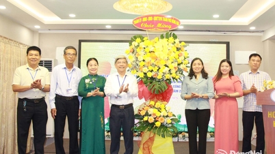 การประชุมเพื่อรำลึกครบรอบ 85 ปี วันประเพณีผู้สูงอายุเวียดนาม