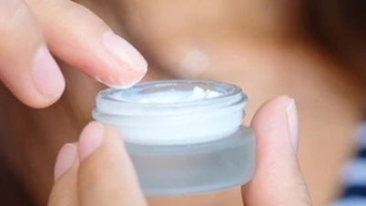 Detalles de 45 productos cosméticos suspendidos de la circulación, retirados del mercado y destruidos por el Ministerio de Salud debido a infracciones.
