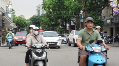 Hanoi færdiggør køreplan for at stramme emissionskontrollen fra motorcykler på Ringvej 1; fra 2028 vil motorcykler, der ikke opfylder emissionsstandarderne, ikke være tilladt i bymidten.