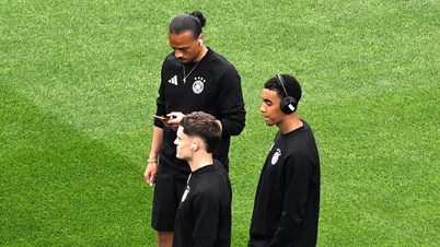 Vuoden 2026 jalkapallon MM-kisojen yhteydessä: Logo, FIFA:n tarkastelun kohde.