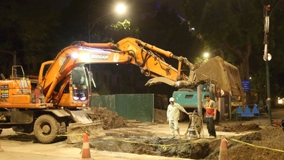 La rue Quang Trung est désormais ouverte à la circulation après les travaux de construction de protection contre les inondations.