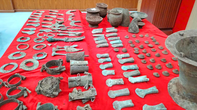 Koleksi artefak unik dari budaya Dong Son.