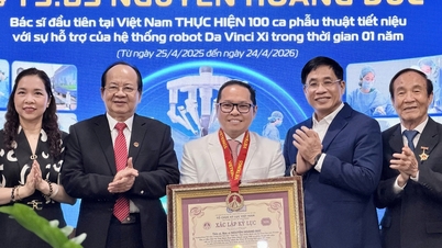 Para dokter di Rumah Sakit Tam Anh mencetak rekor Vietnam untuk jumlah operasi robotik yang dilakukan.