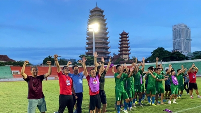 ทีมฟุตบอลลำดงคว้าสิทธิ์เลื่อนชั้นสู่ลีกสูงสุดของประเทศ